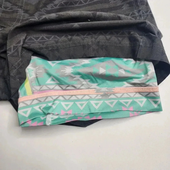 Chubbies Athletic Shorts The Quest 7" Lined Hybrid Swim Aztec Pattern Medium - Picture 4 of 8